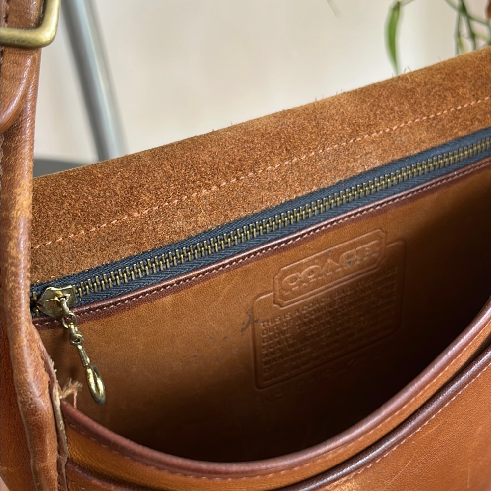 Vintage Coach Brown Leather Shoulder Bag